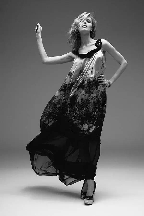 黑白人体高级优雅