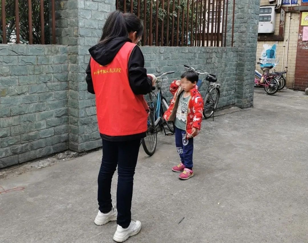 大手牵小手防疫图片图片