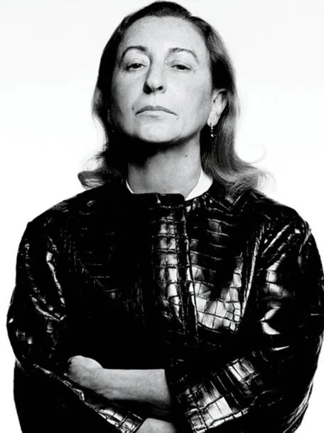 拉夫·西蒙缪西娅·普拉达他将与缪西娅·普拉达(muiccia prada)合作