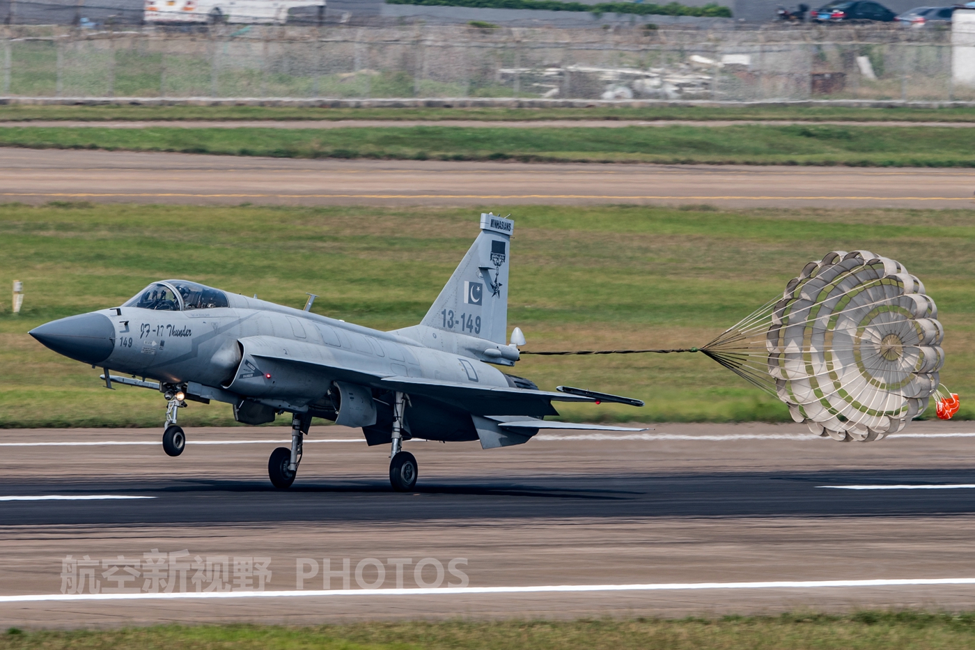 目前巴方和另外一个东南亚国家装备的枭龙战斗机主要是枭龙block i 和