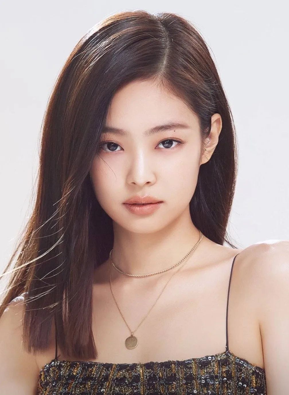 脸型,鼻子可能也没有特别高,但是却非常有辨识度95jennie的穿搭神就