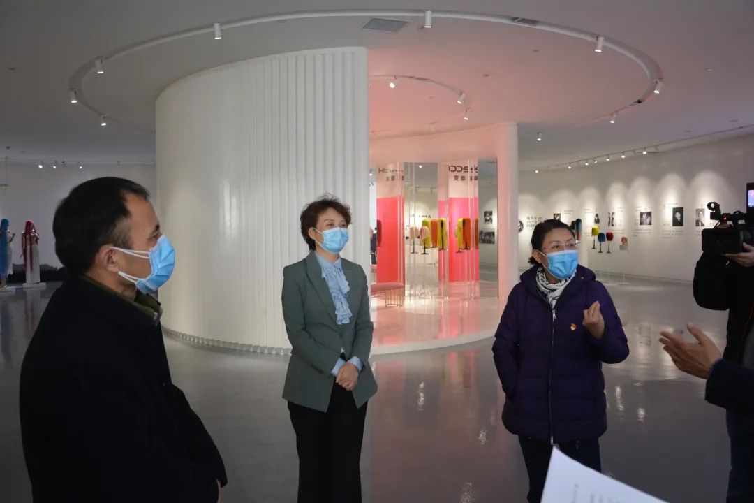 河南省商务厅副厅长李若鹏一行调研瑞贝卡发制品股份有限公司