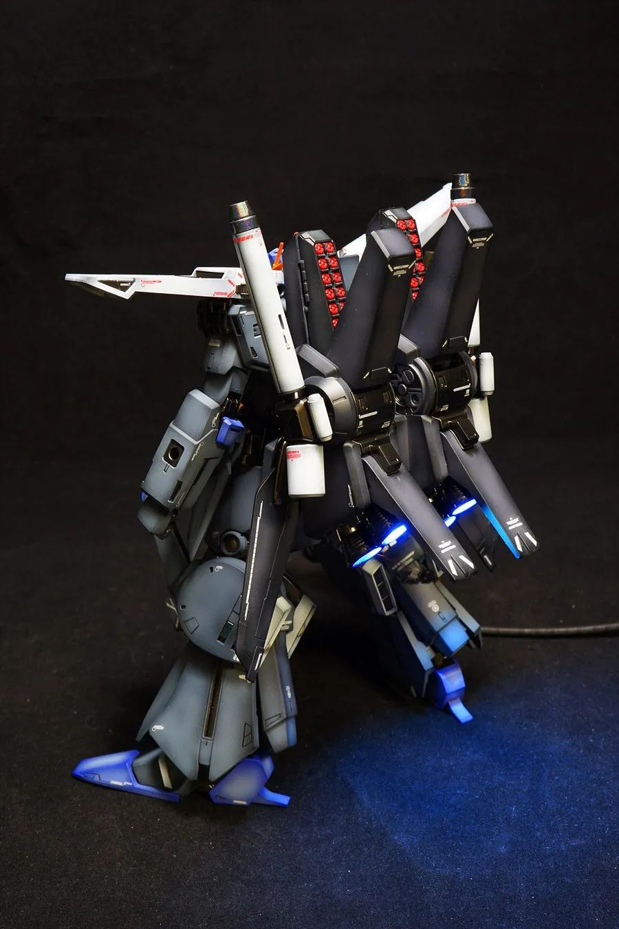 阴影涂装mgfazz还有多处led加持