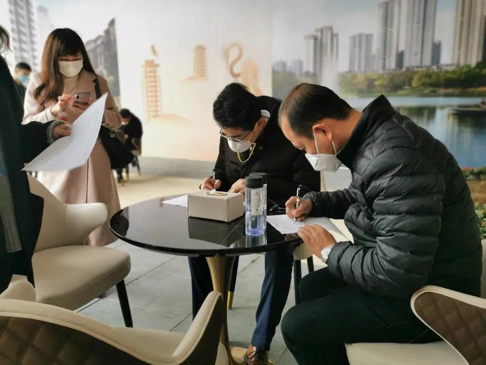 成都多个售楼部开放_销售