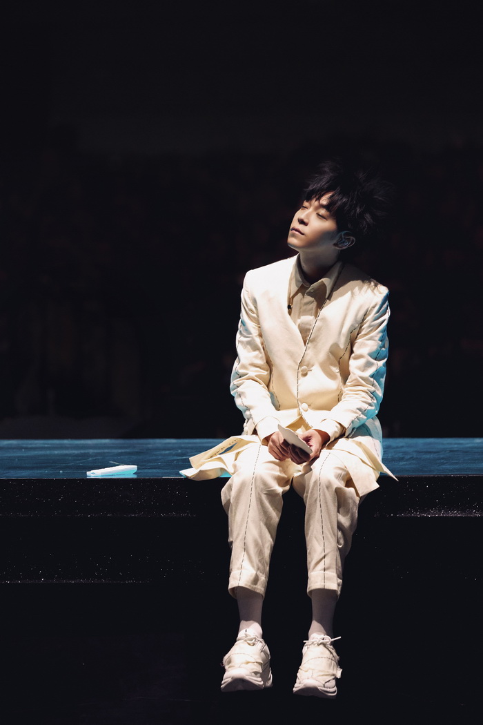 吴青峰个人巡演梦幻回航小巨蛋 苏打绿成员无预警登台_演唱会