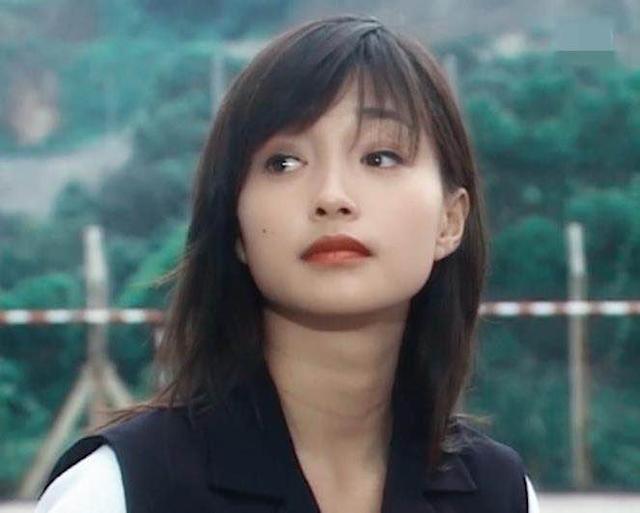 她演的"郭襄"最俏,她穿的港风最甜_李绮红