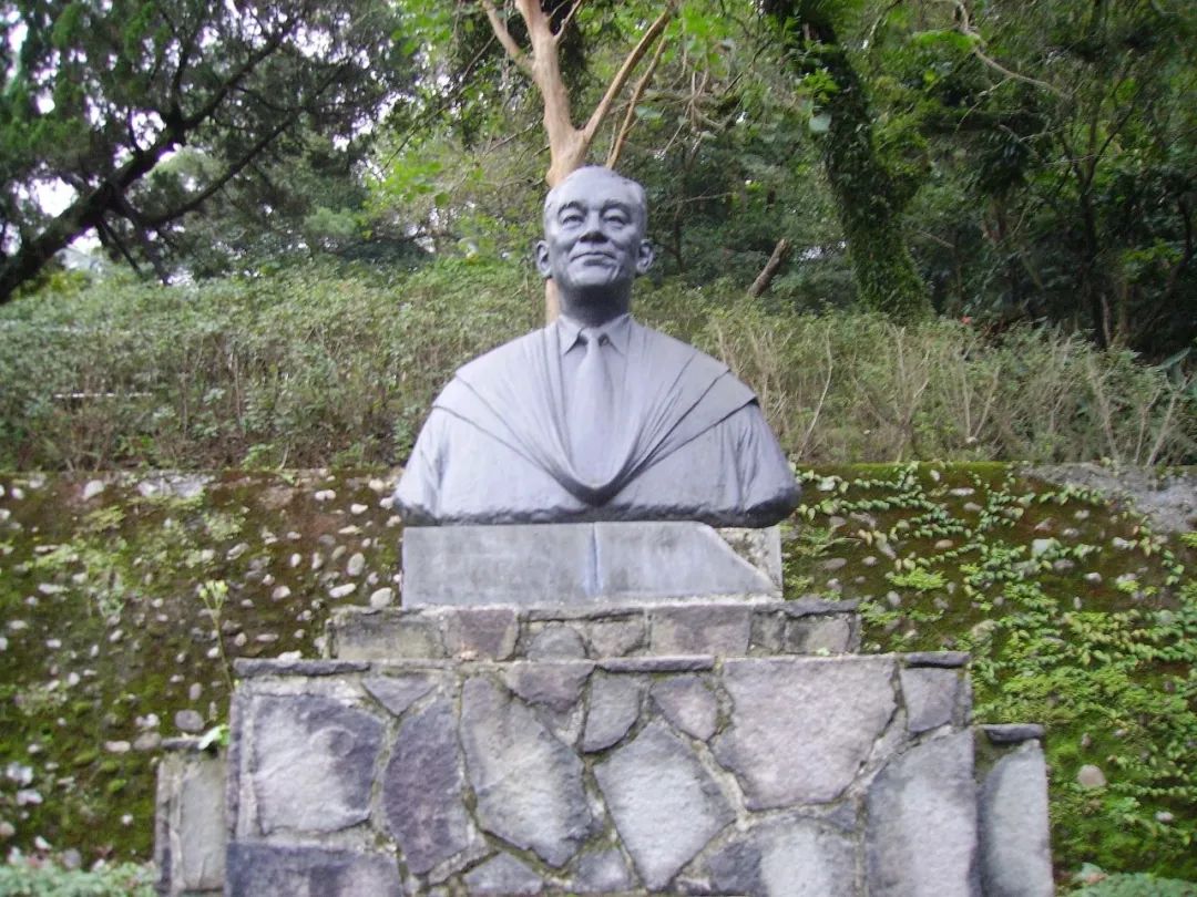 胡适公园的胡适像