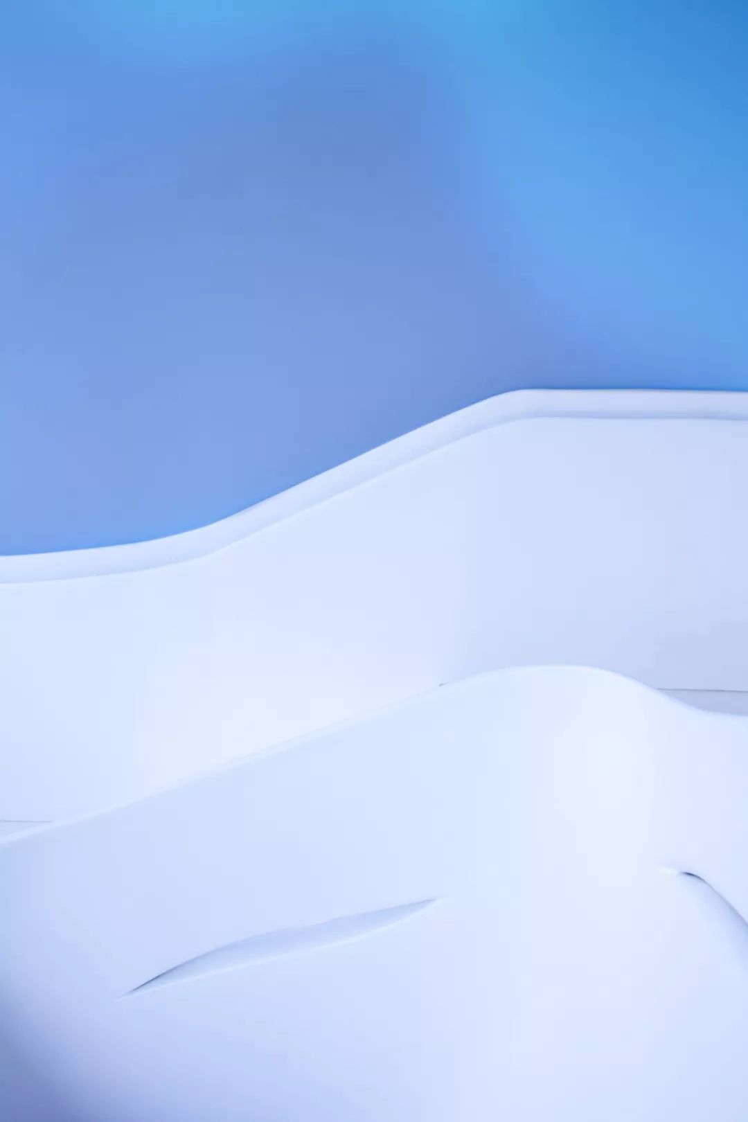 极简白沉静蓝还原清雅节制的高级纯粹