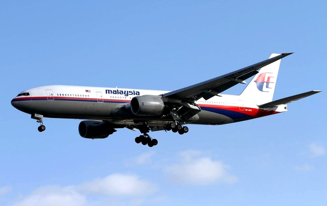 原创mh370新线索浮现,重启搜索呼声高,两位前总理说法不一