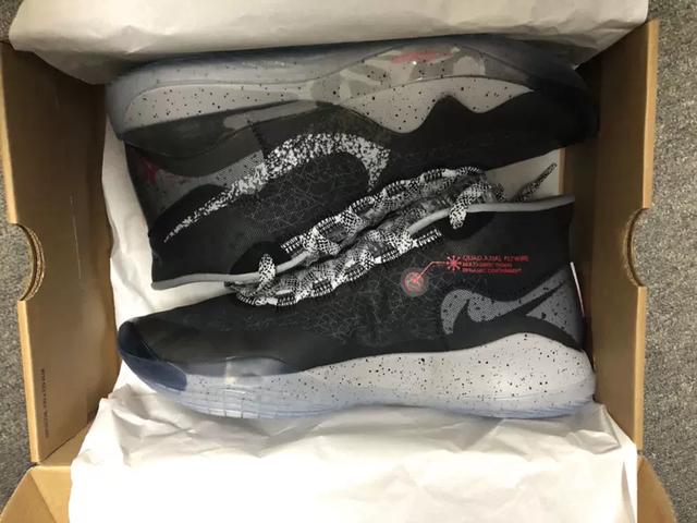 耐克kd12问世杜兰特战靴燃爆全场