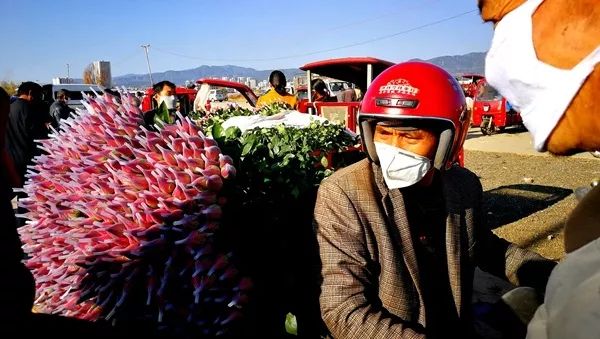 摄影| 昆明摄影家镜头中的最美逆行者!_王正鹏