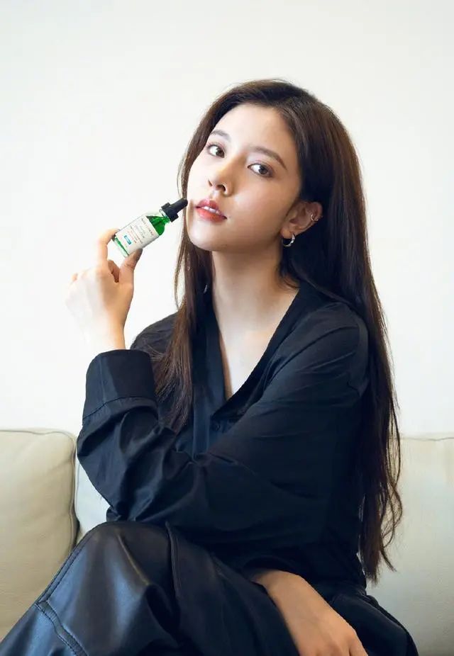 曾被曝是张一山女友,现教你初春怎样穿才时尚?这才叫真正的会穿