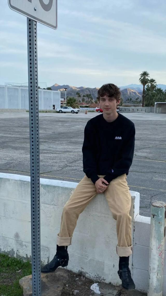 随机抽查你的歌单里一定也有戳爷吧