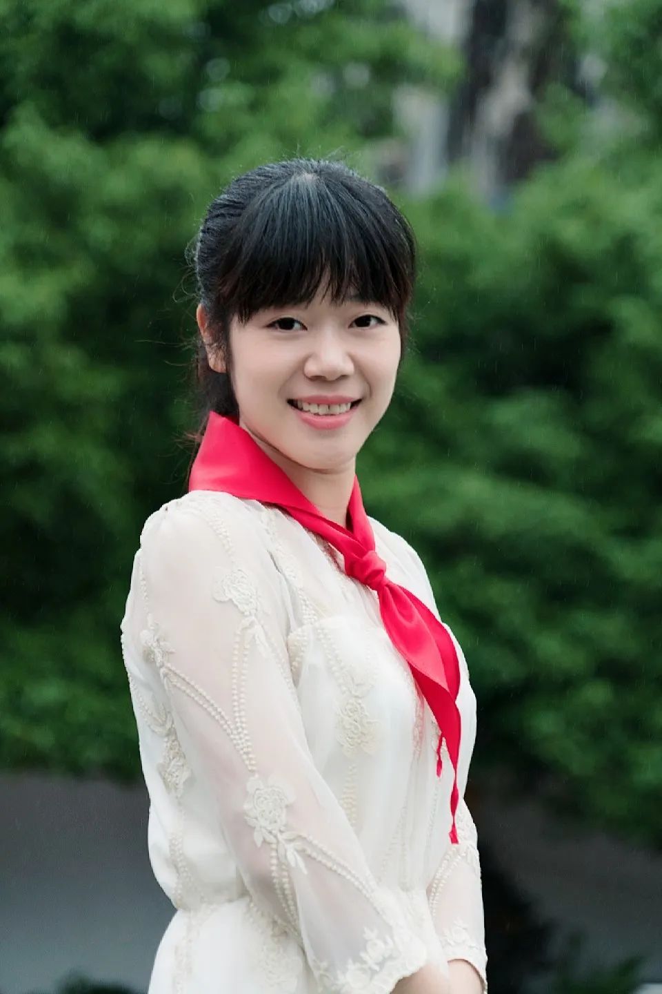 一名少先队工作者想对红领巾说的话