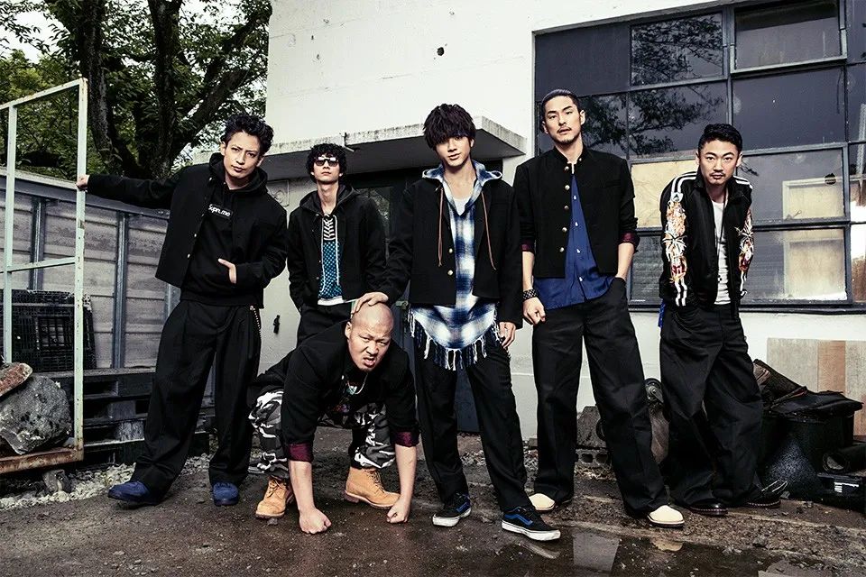 每个男孩都曾幻想自己是个痞帅小混混