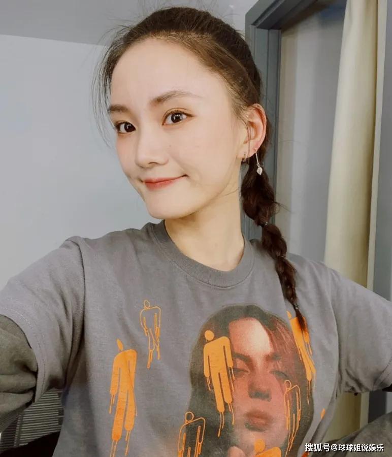 原创有种整容叫萧晴因红苹果乐园走红今34岁美到不敢认