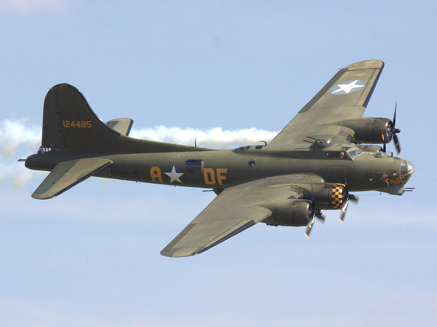 一位记者率先称它为"空中堡垒",后来成为广为人知的绰号.