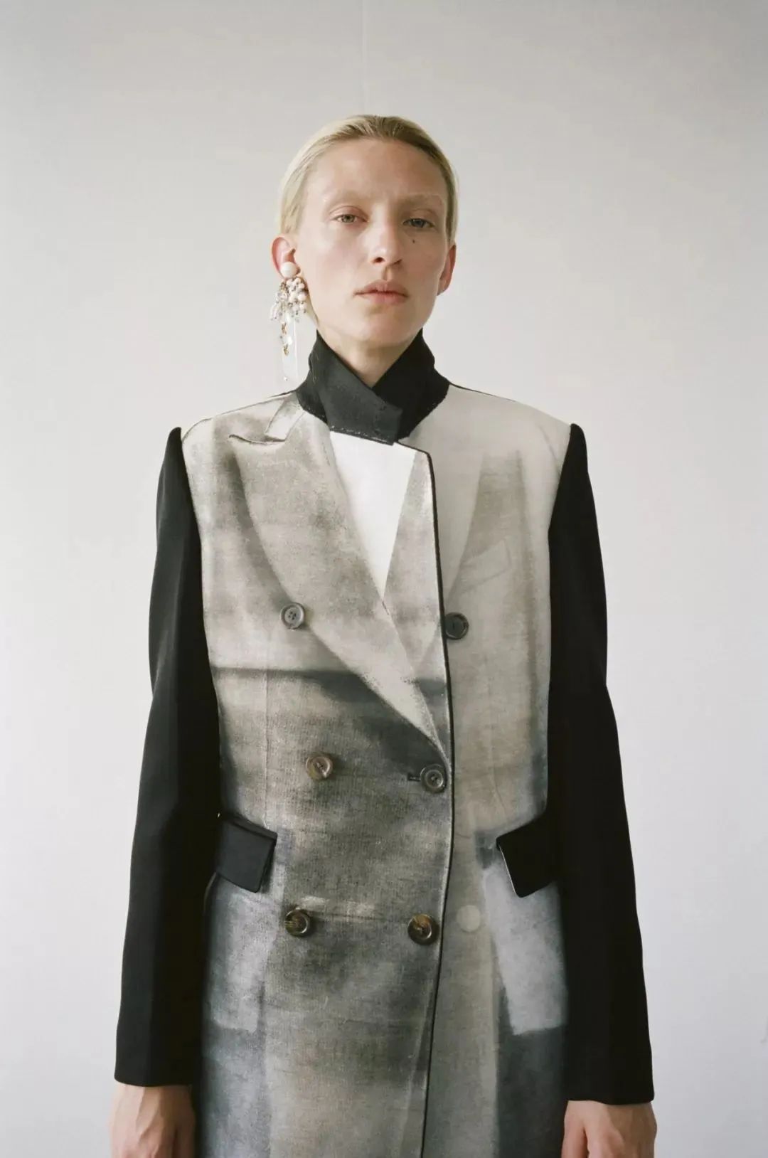 这个曾经"掏空"我钱包的女人又回来了?_phoebe