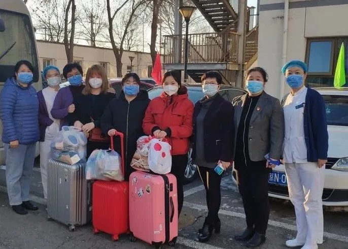 包含地壇醫院掛號微信客服-我來告訴你，全國人民一起抗擊疫情的詞條
