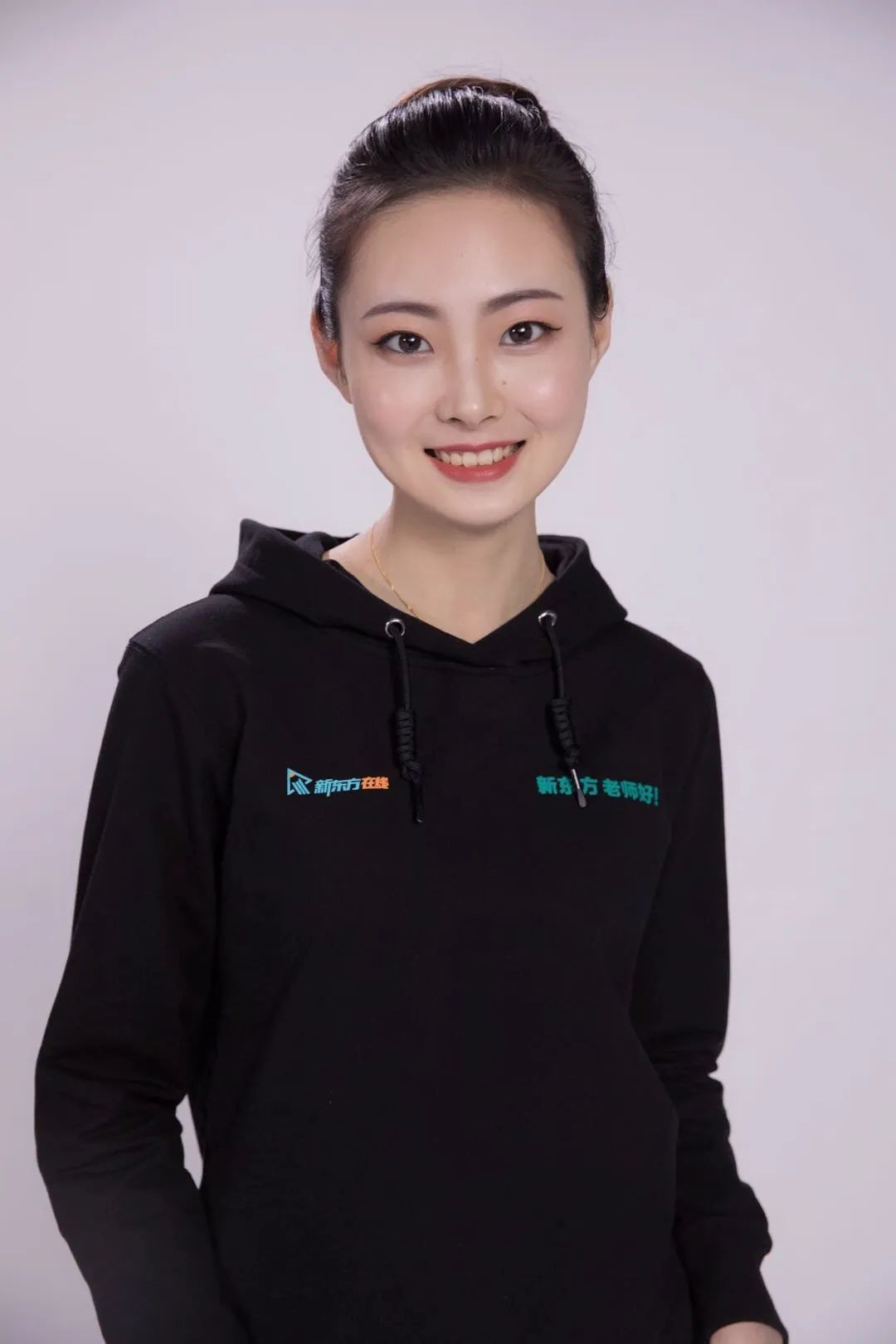 教育的底色,是屏幕里点亮的那抹光_刘贞