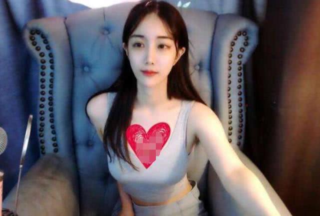 原创斗鱼神豪说话算话30天从新号刷到满级总计消费2600万