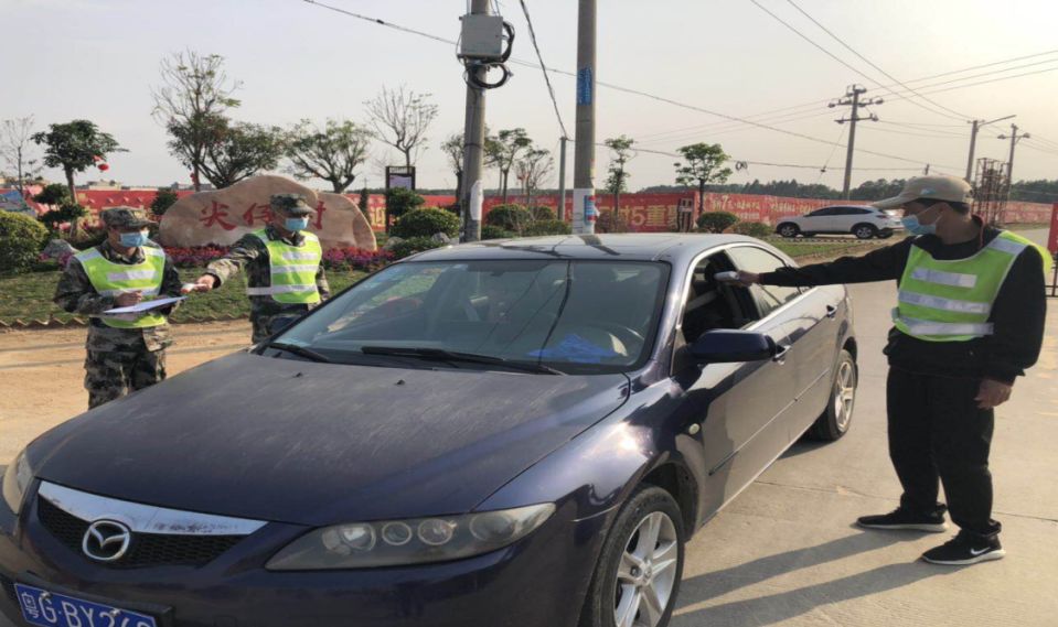 陈一芳在摸排中掌握了4名湖北返乡人员,及与其密切接触者11人的身份