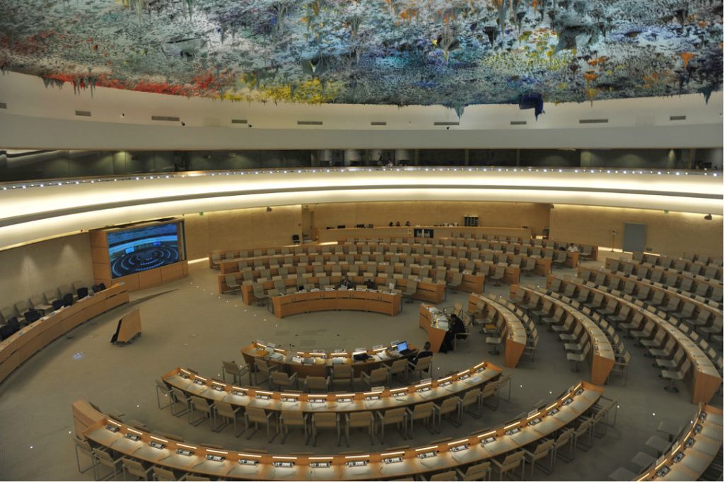 联合国重新装修了一个会议厅木饰面创新设计的典范