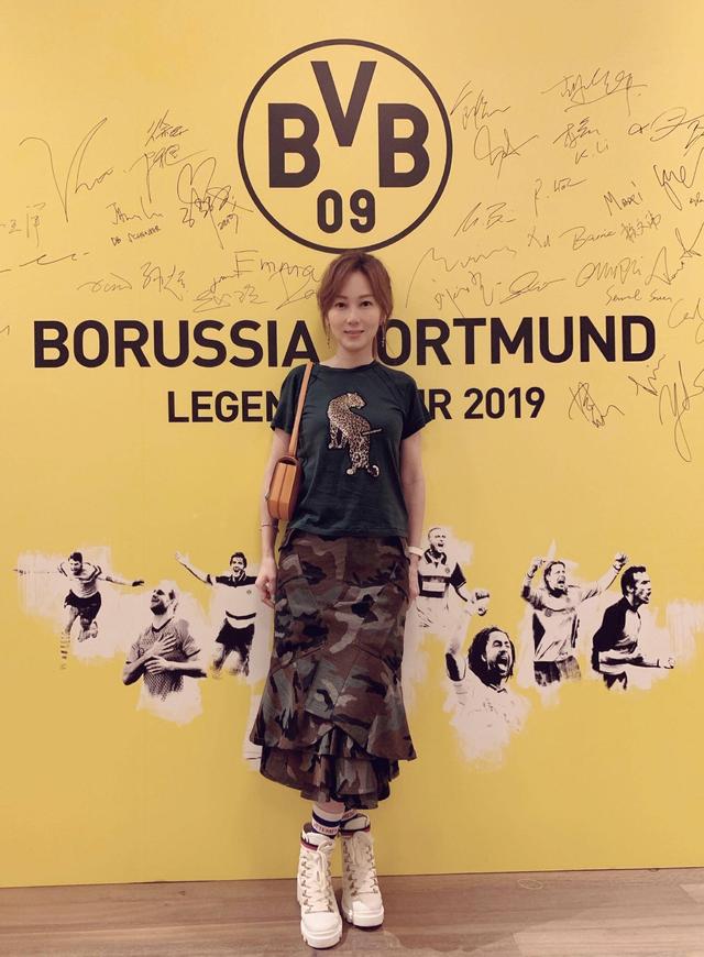 陈美诗就曾在《法证先锋2》中饰演女警,剧中她饰演郑嘉颖的表妹方妙娜