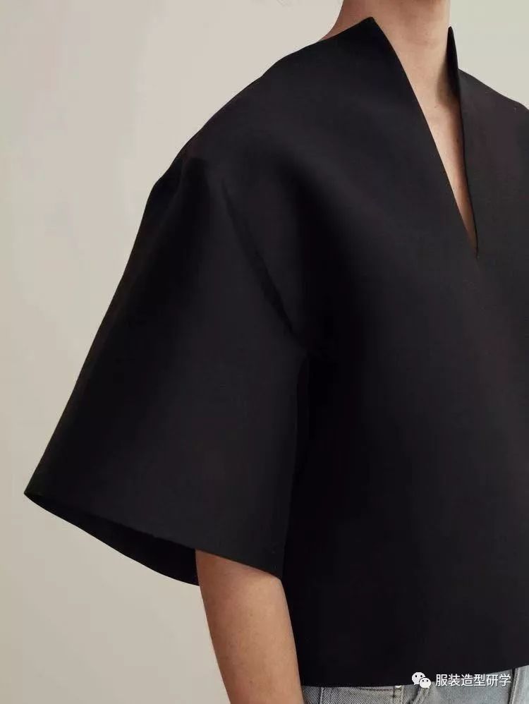 看图自定衣身领口造型;依据款式确定立领高;掌握烟筒领角度的确立及