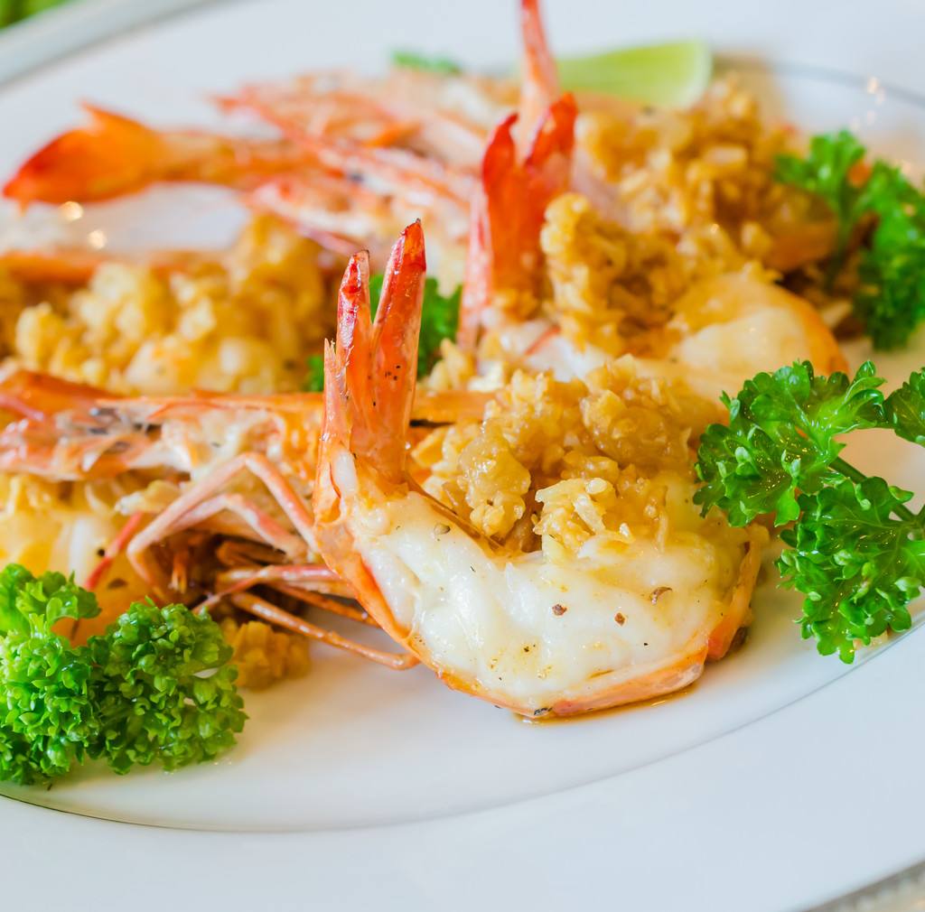蒜蓉虾在西餐中的做法,六只虾卖58,海鲜在家做才实惠!