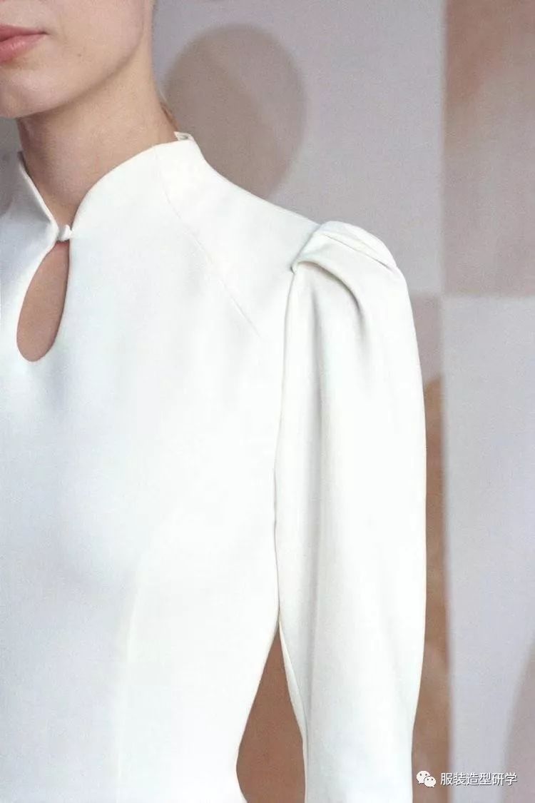 看图自定衣身领口造型;依据款式确定立领高;掌握烟筒领角度的确立及