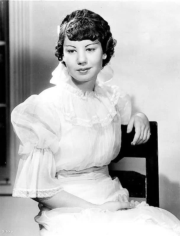 知名童星去世享年101岁,19个月大时出道,家产曾被父母挥霍一空_serra