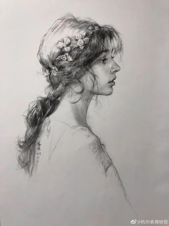 他笔下的美女堪称倾国倾城看完我的魂都要被勾走了一组美女素描刷爆