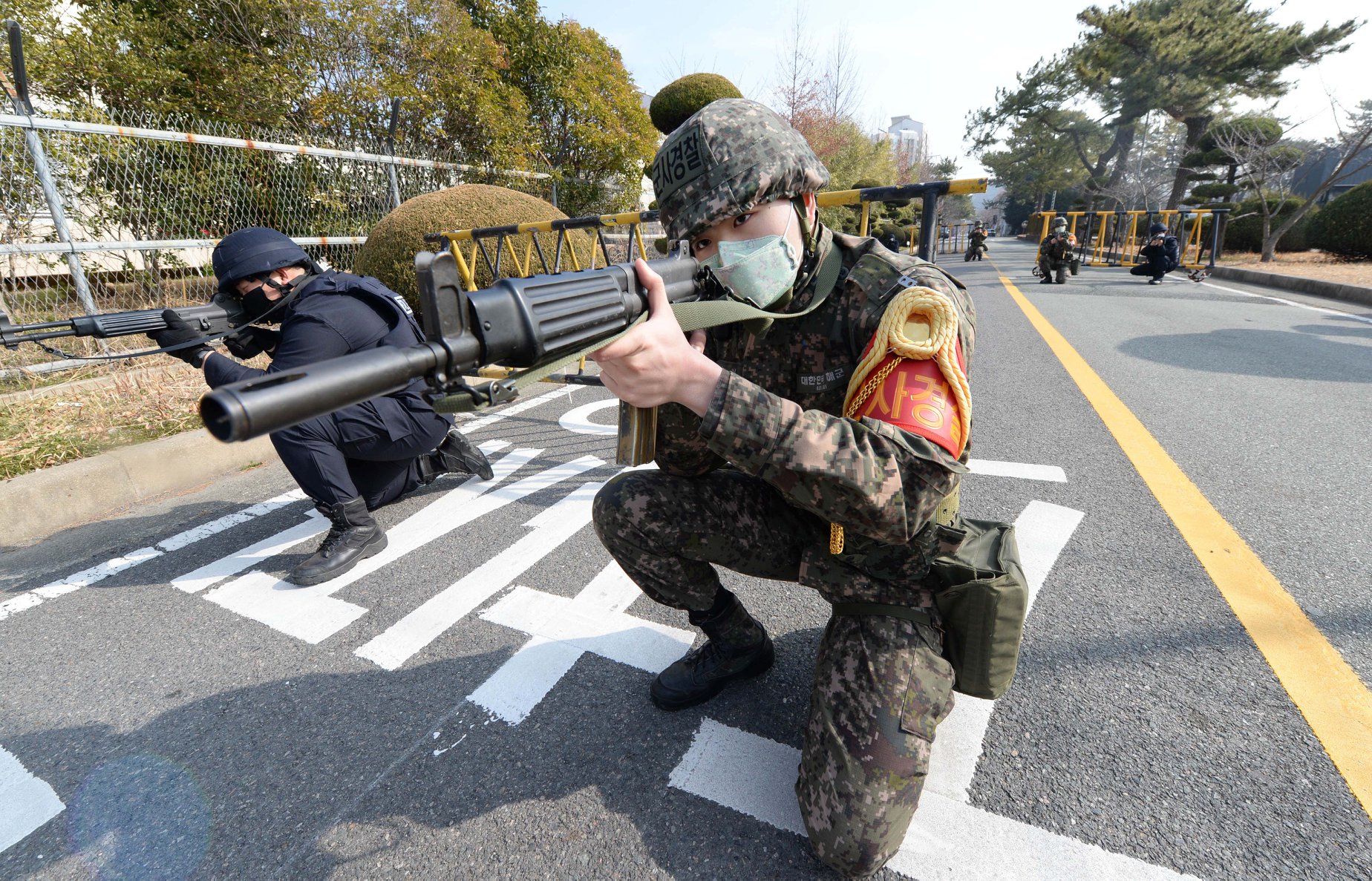 韩国防暴队图片