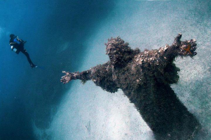 最深的海底有什么?看看幻想出的海底森然巨兽吧!