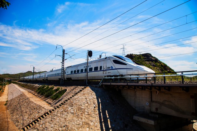 新兴隧道昨日复工,敦白高铁明年通车,长春2小时直达长白山