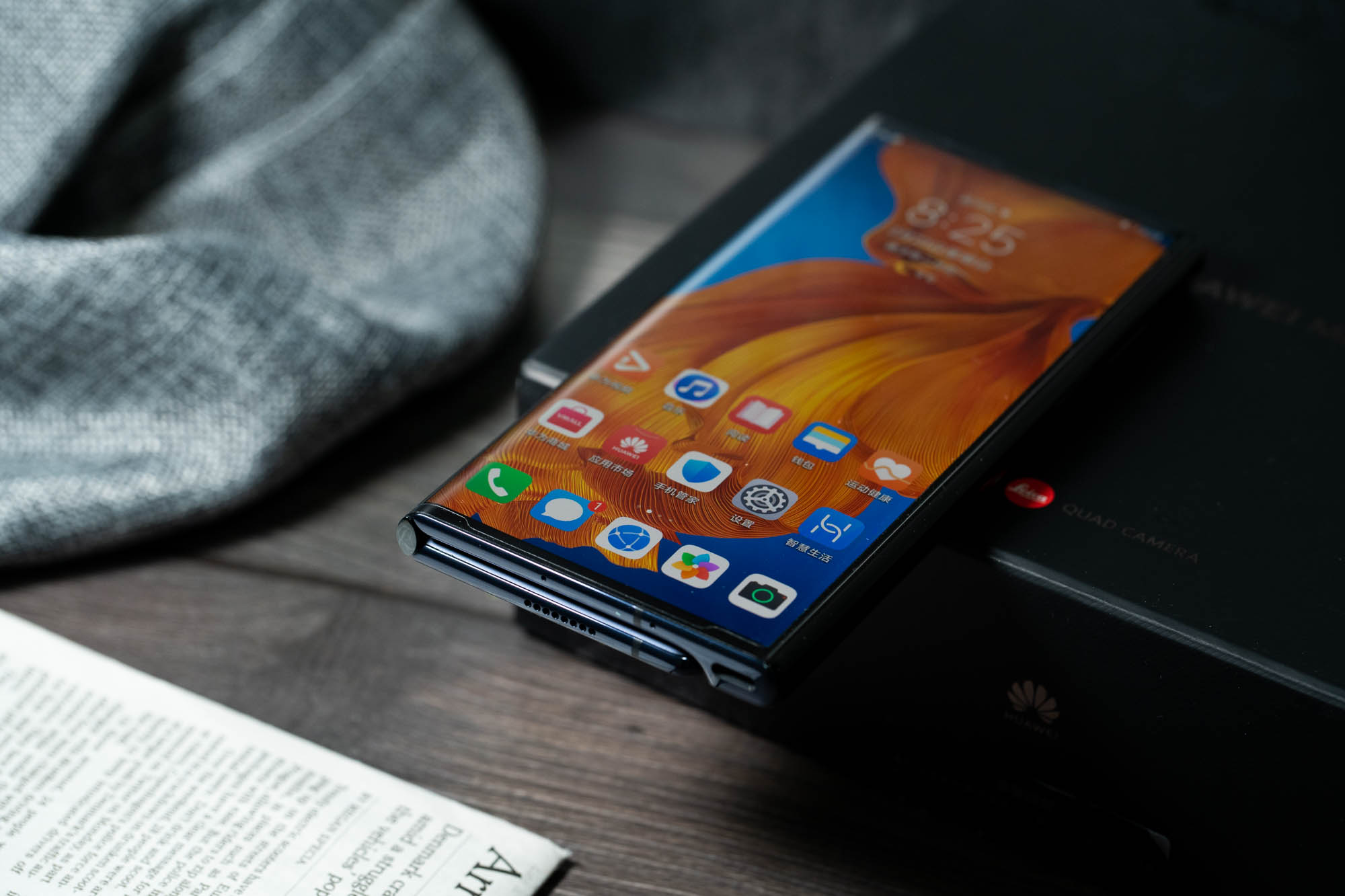 华为折叠屏手机matexs体验升级铰链搭载麒麟9905g芯片