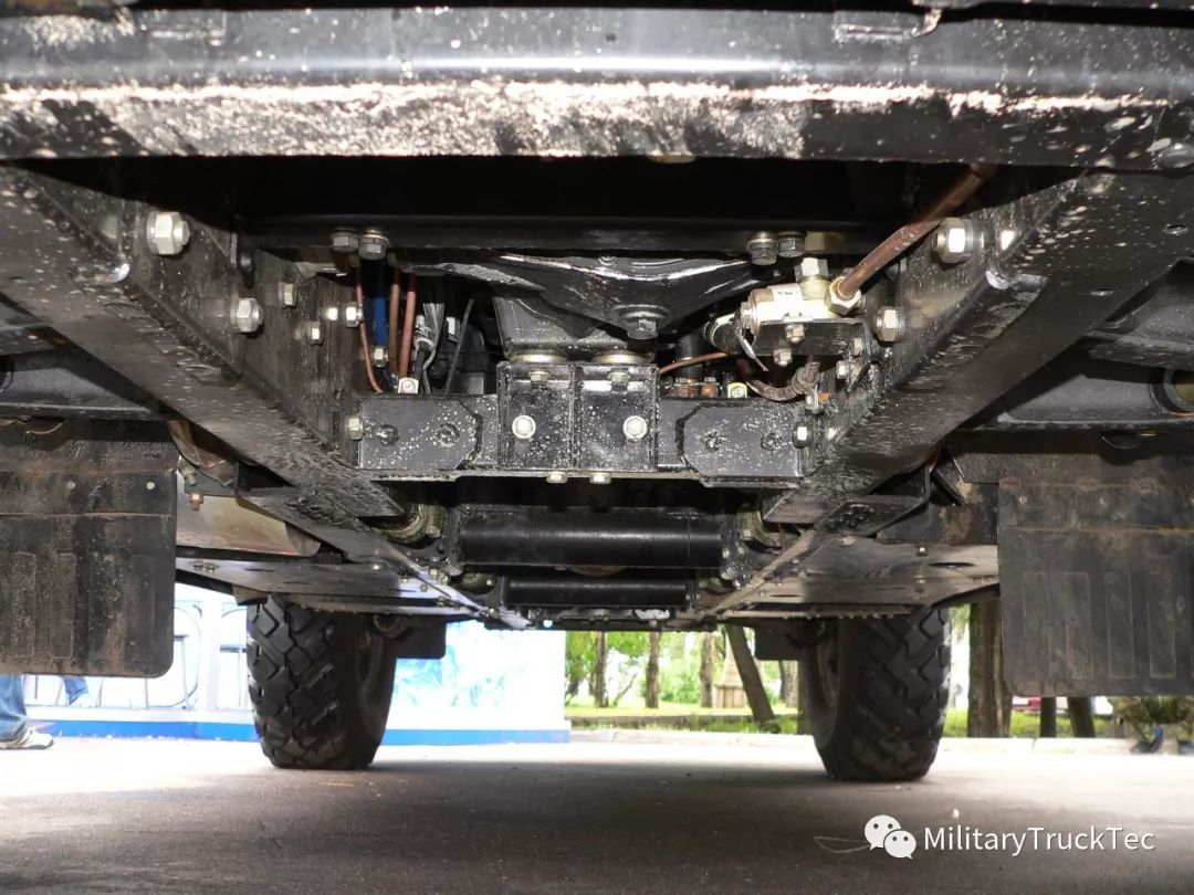 俄军虎式多用途装甲车