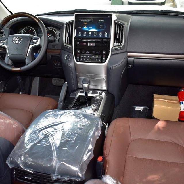 唯有57真陆巡2020款丰田陆地巡洋舰5700到店实拍