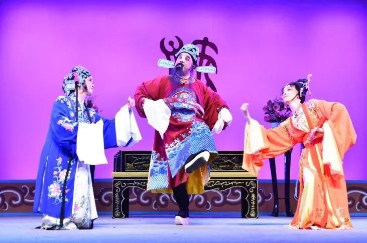 演出单位:福建省安溪县高甲戏剧团17,高甲戏《凤冠梦》(扫码后在"选集