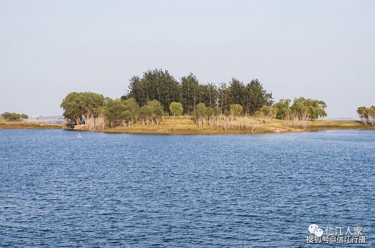 西柏坡湖原名岗南水库,始建于1958年,水域面积56平方公里.