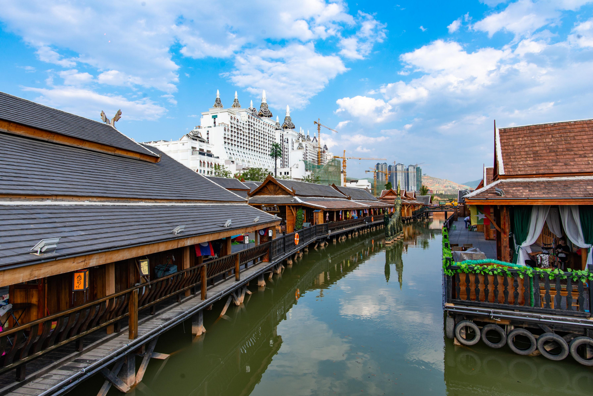 西双版纳六国水上市场图片