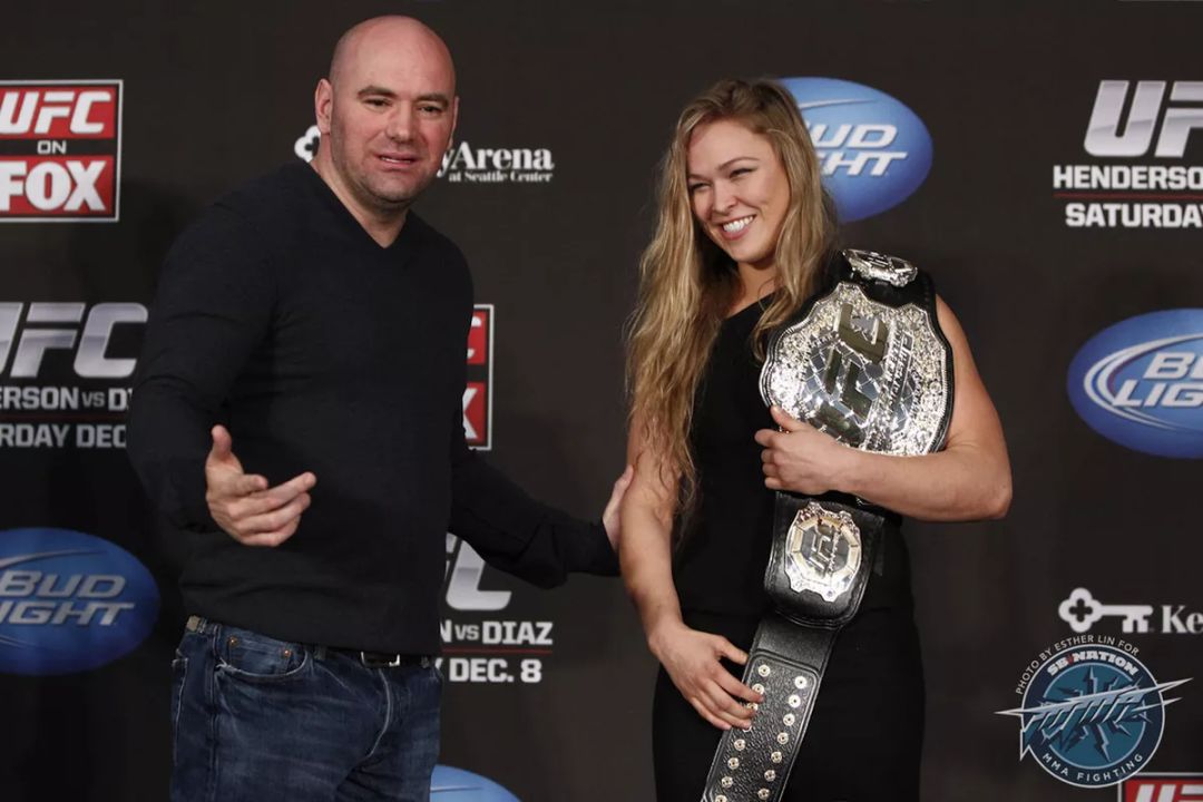 每秒能赚一千美金,没有她就没有如今的张伟丽_隆达·罗西