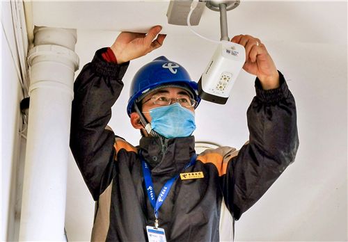 抗疫故事丨通信战士的眼神中国电信福建公司员工战疫特写