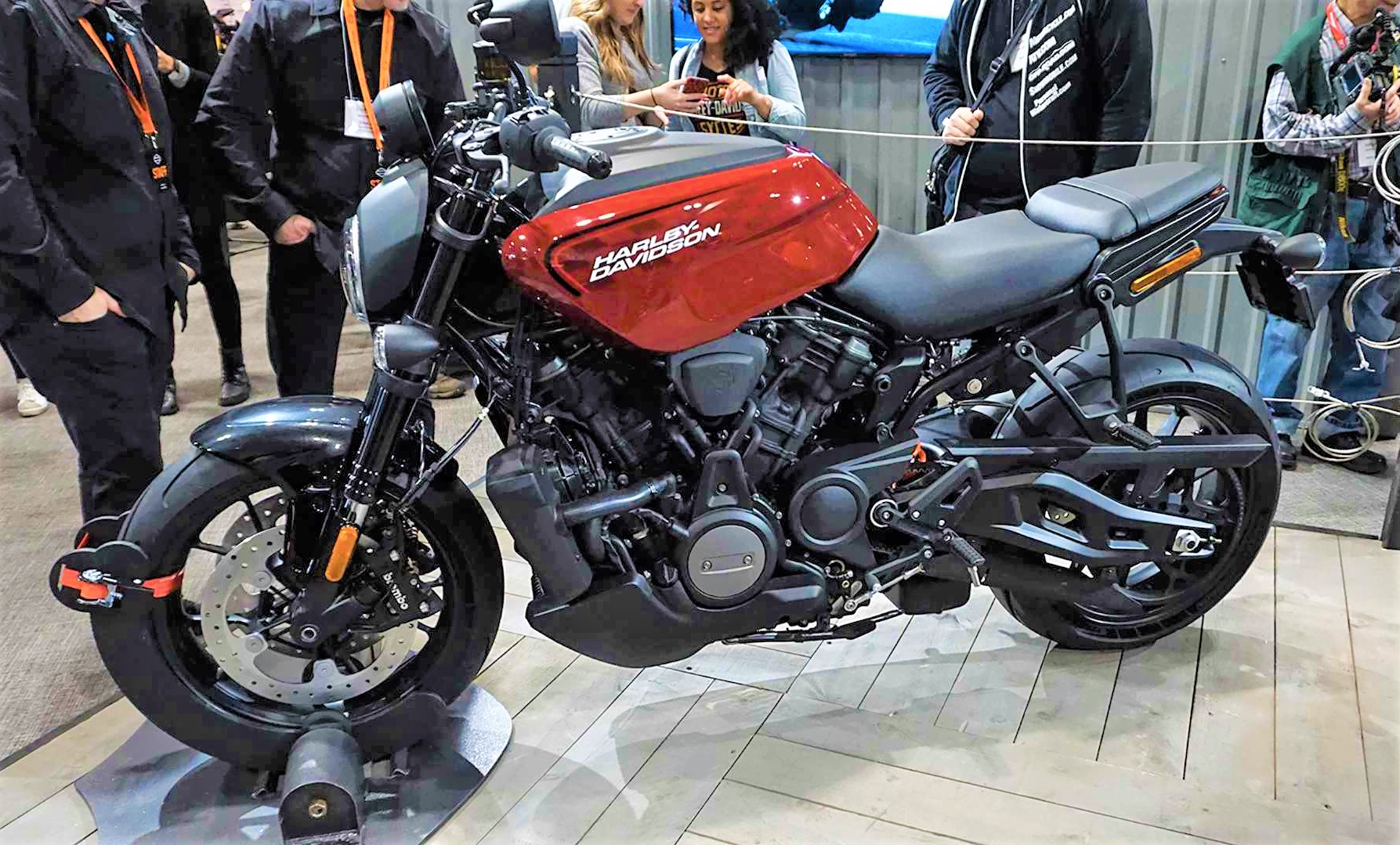 哈雷戴维森全新街车bronx多伦多摩托车展实拍