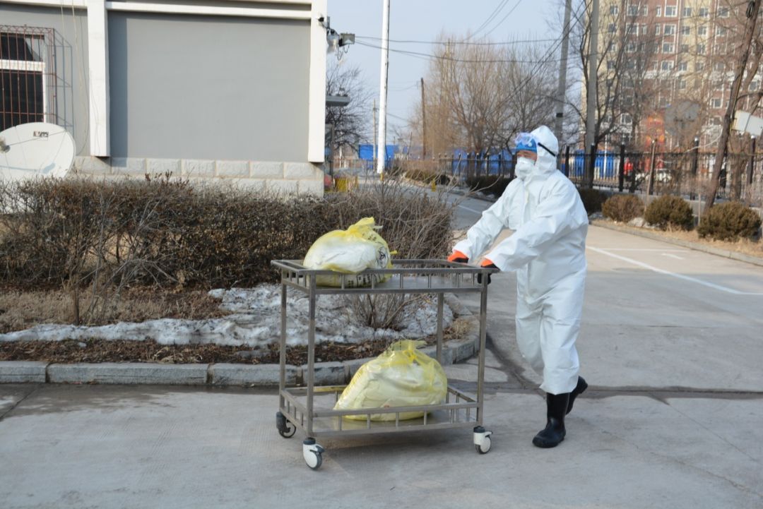 后勤部队的坚守担当,一线战士的胜利保障_后勤人员