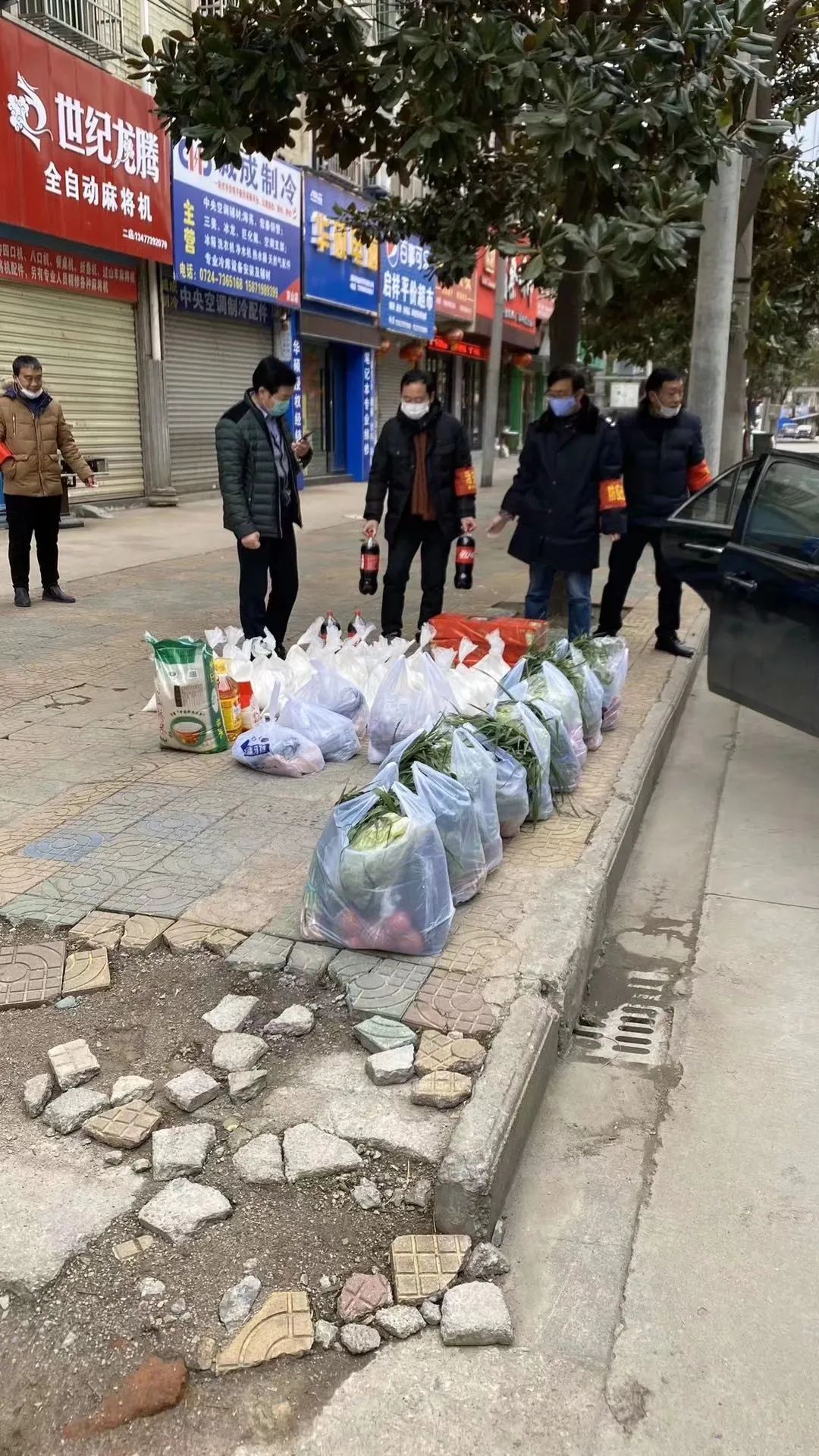 战疫中京山居民小区最温暖的守护神