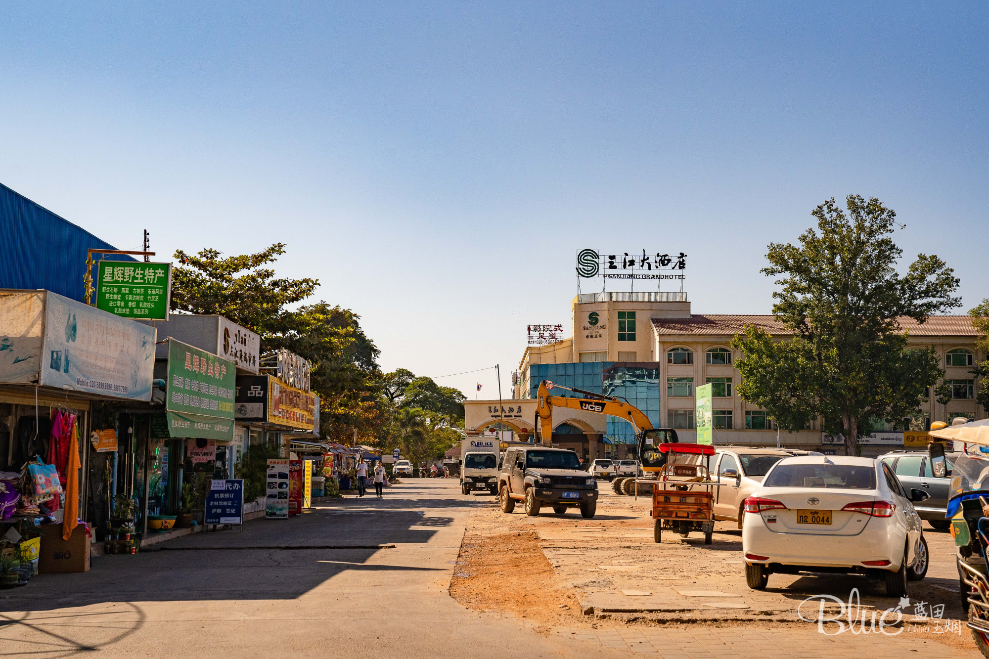 原创老挝旅行新发现万象的中国三江市场国人卖重庆小面一年挣80万