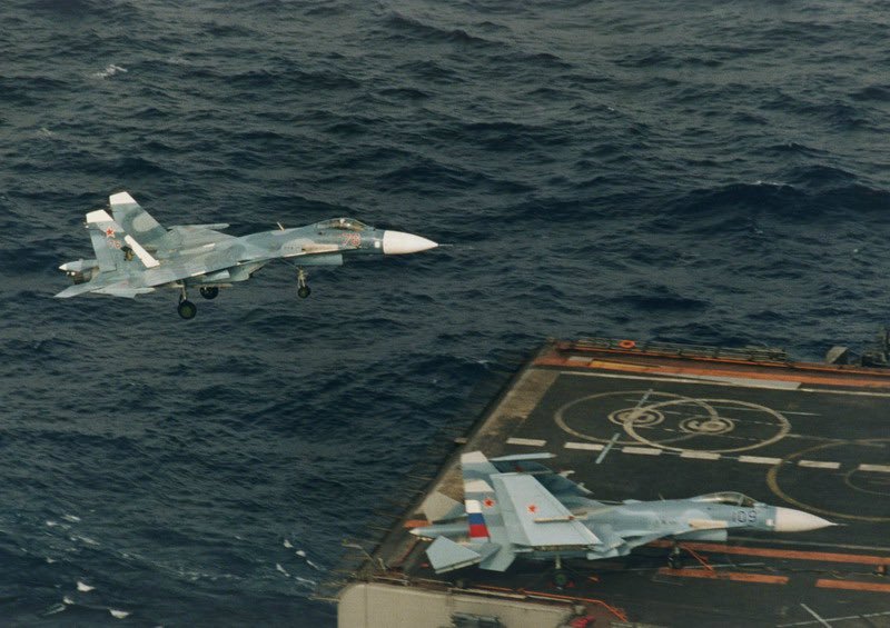 原创一架海侧卫两国航母梦苏27k首飞30周年后所有辉煌由歼15继承