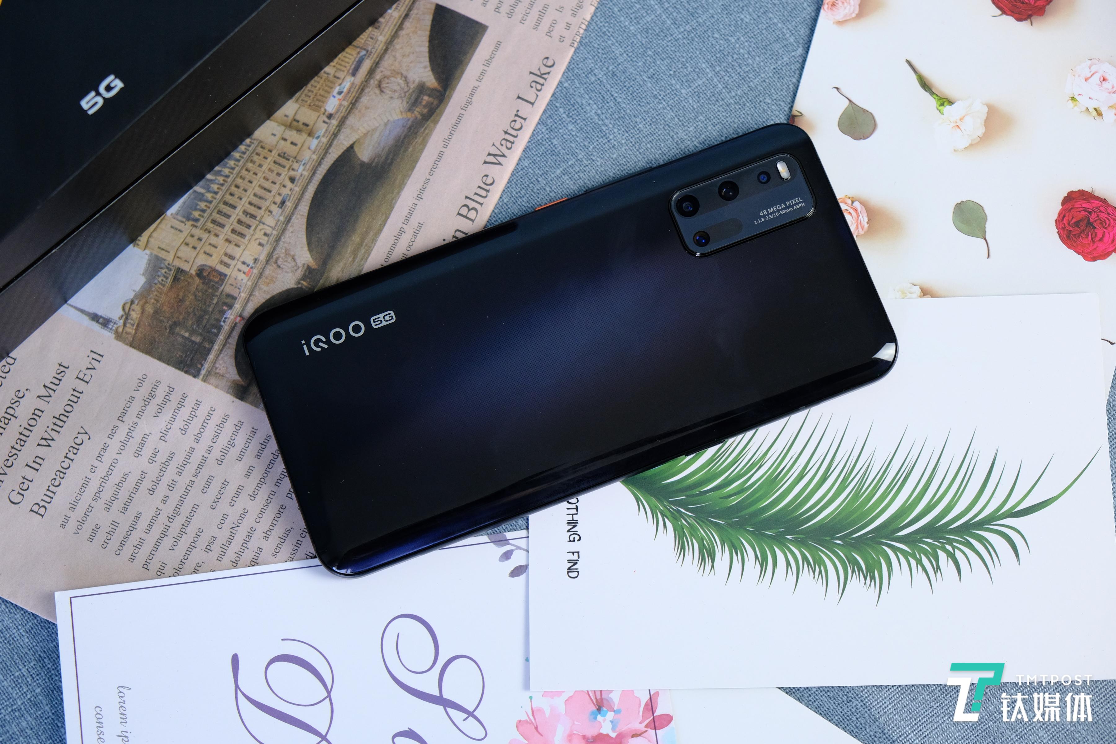 1 256gb的存储以及12gb lpddr5的内存,这些对于手机性能的影响,我们先